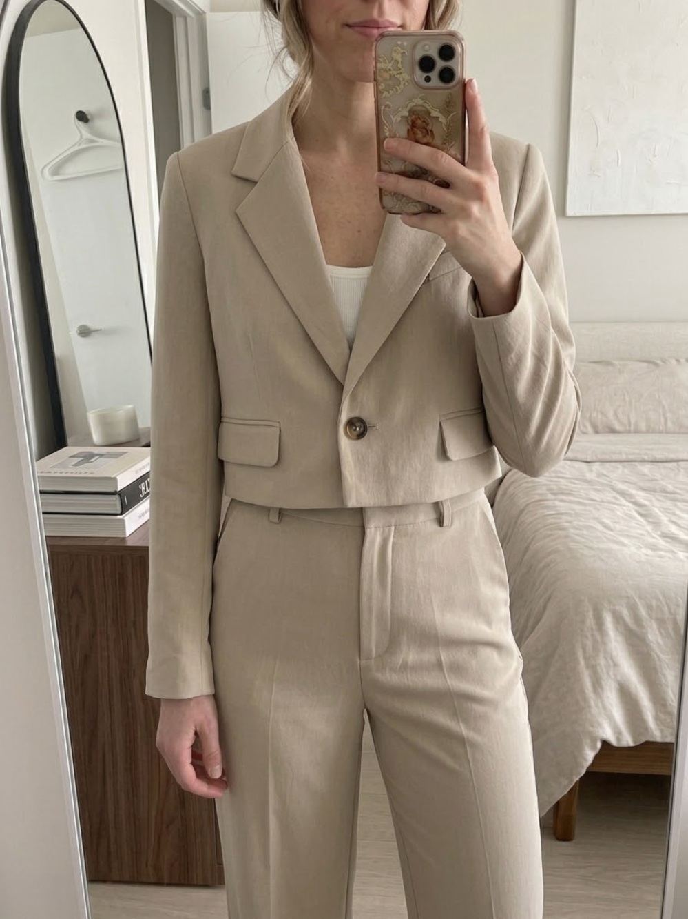 Aritzia Wilfred Generation Waist Cropped Blazer Beige Crepette Jacket Size 0